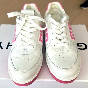 Givenchy Sneaker with Logo